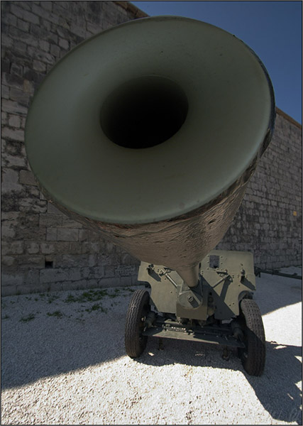 Mortar (and pedestal)