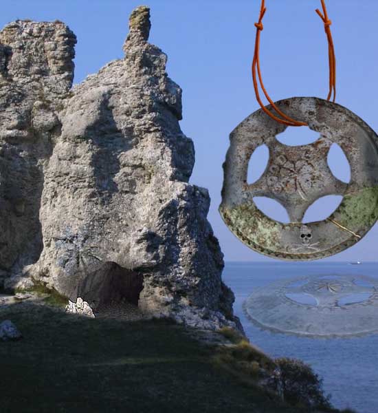 THE MYSTERIOUS PENDANT