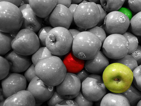 colour and white apples