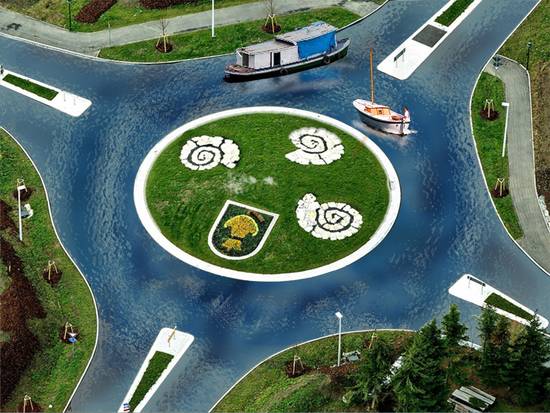 Venetian Roundabout