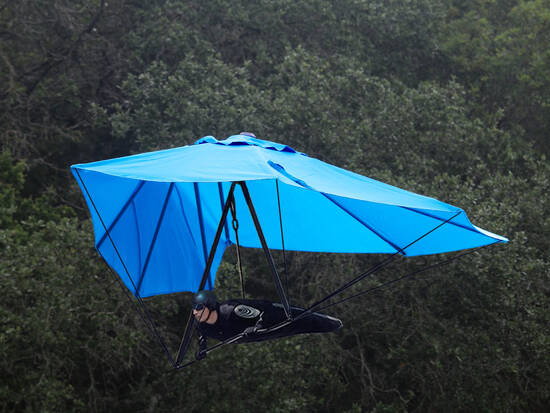 Not broken hang glider 