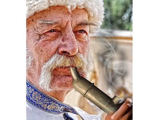 Old man with Pipe 