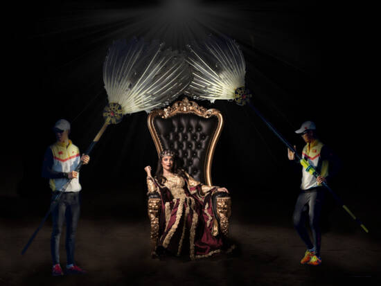 Queen and slaves