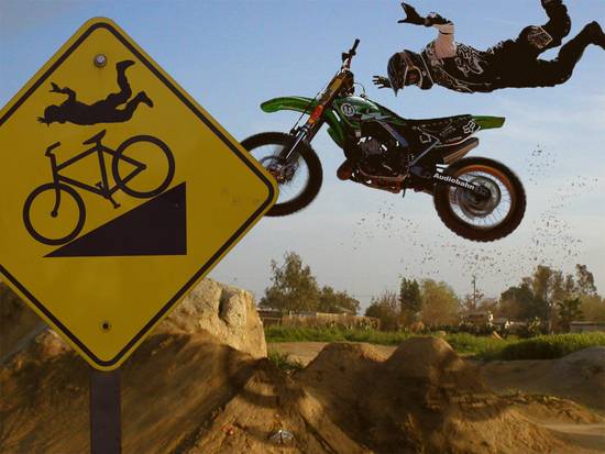 Attention Motocross jump