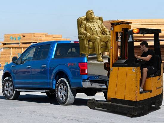 Trump statue