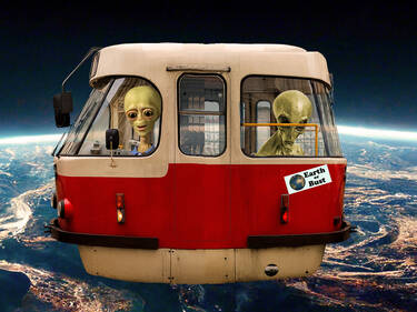 Old Alien mini-van?, 5 votes