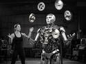 Juggler and instructor